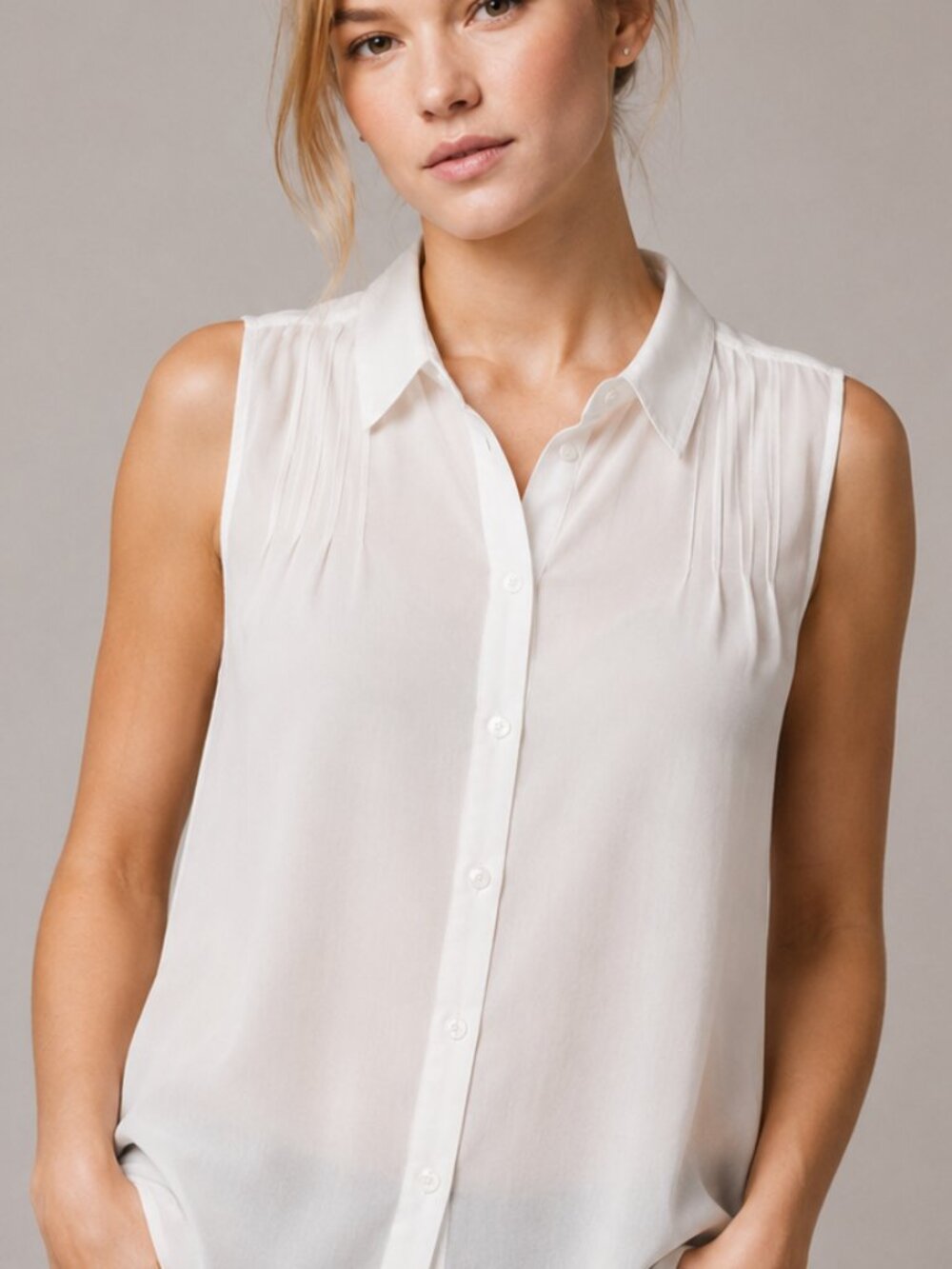 Pearl Ivory Sleeveless Button Front Blouse Size Medium
